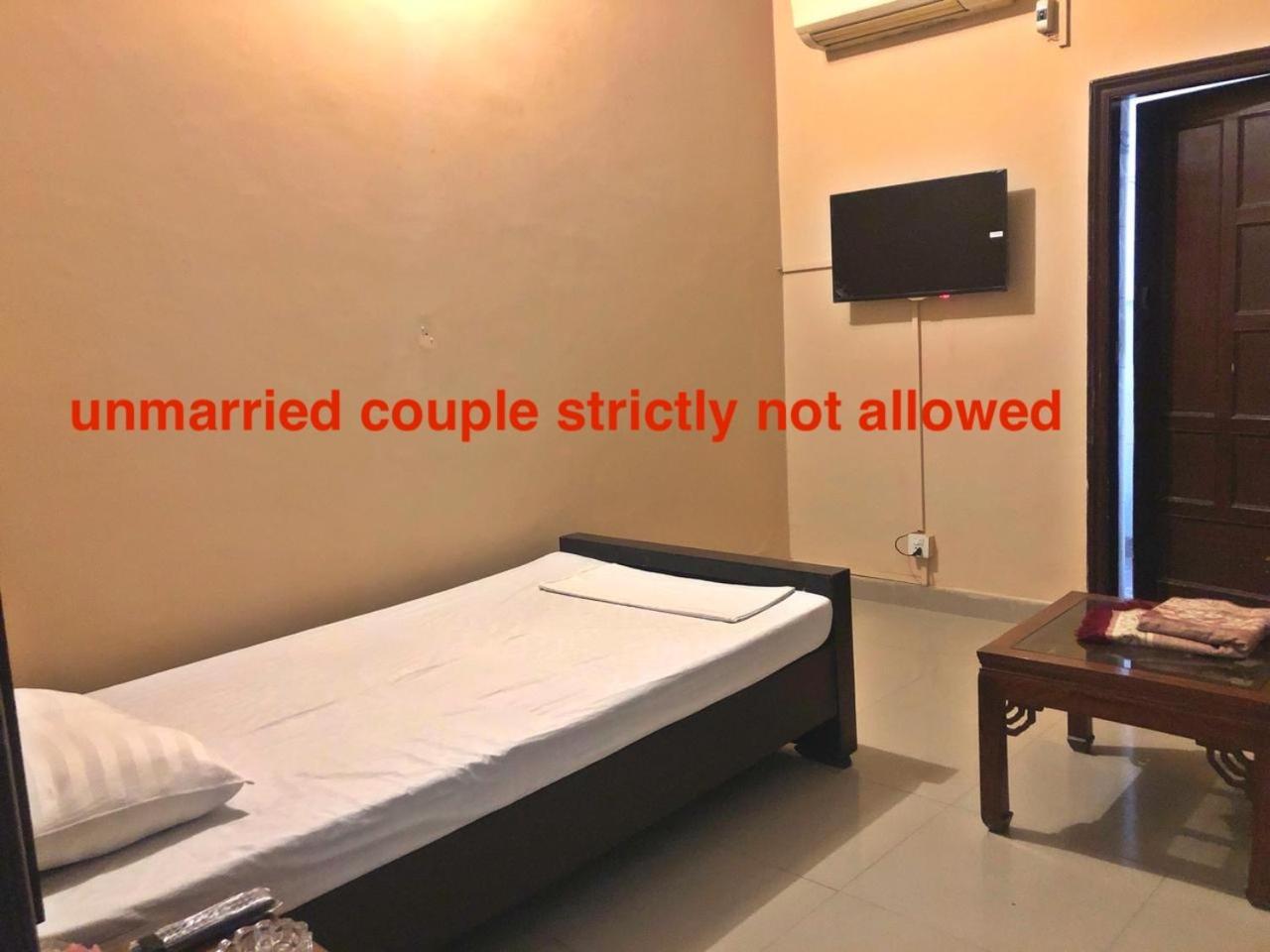 Babar House Hotel Faisalabad Eksteriør billede