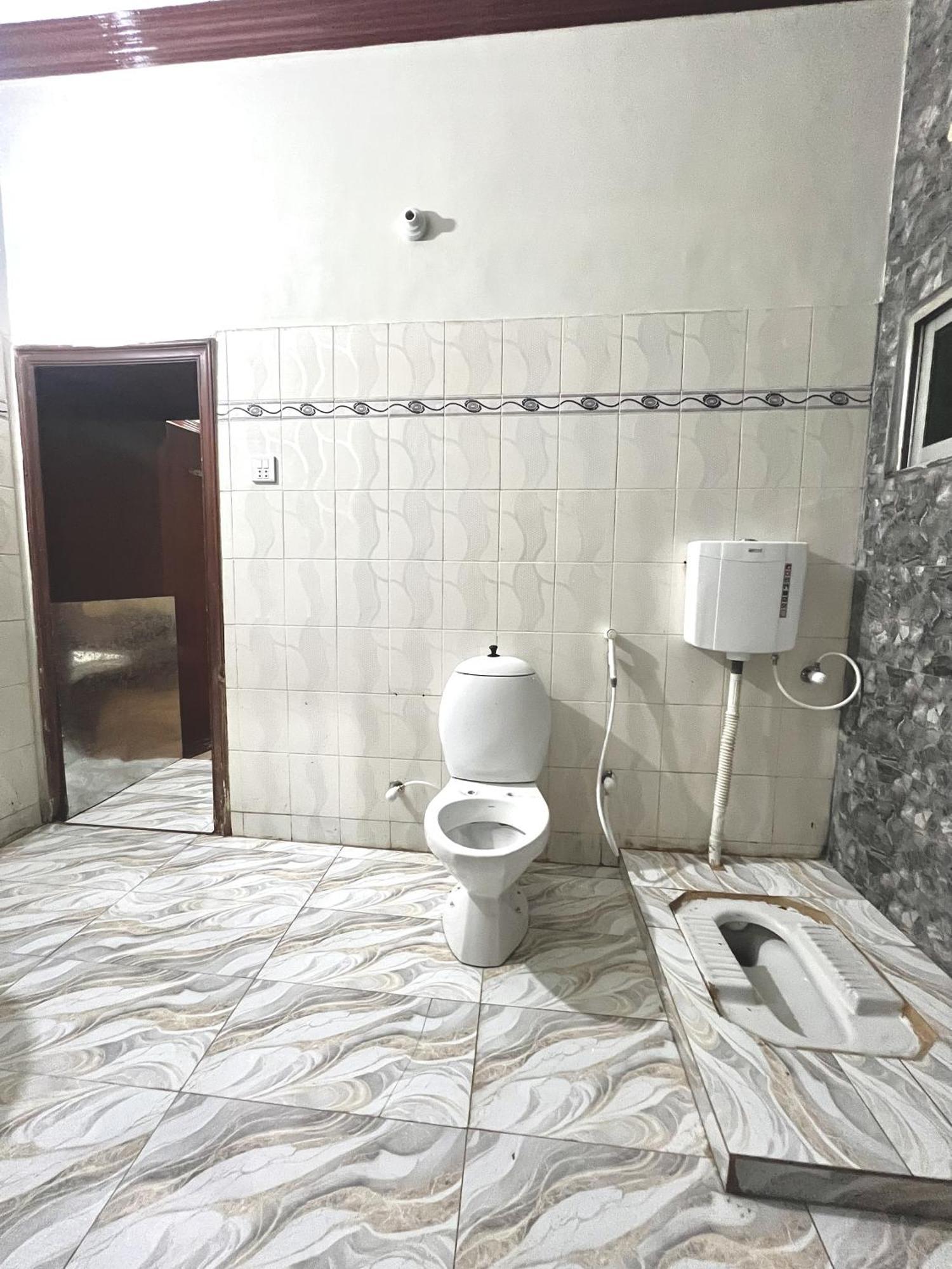 Babar House Hotel Faisalabad Eksteriør billede