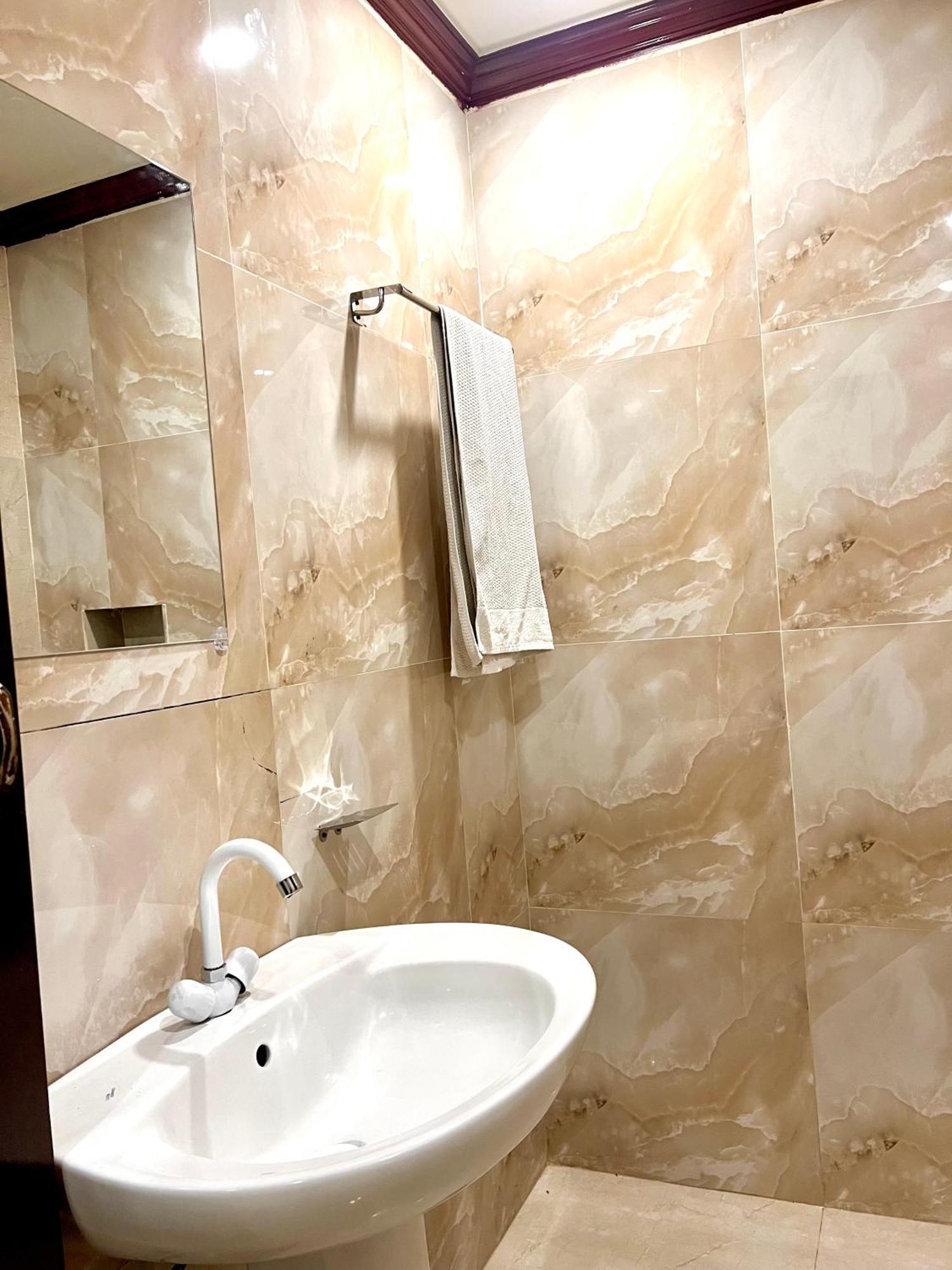 Babar House Hotel Faisalabad Eksteriør billede
