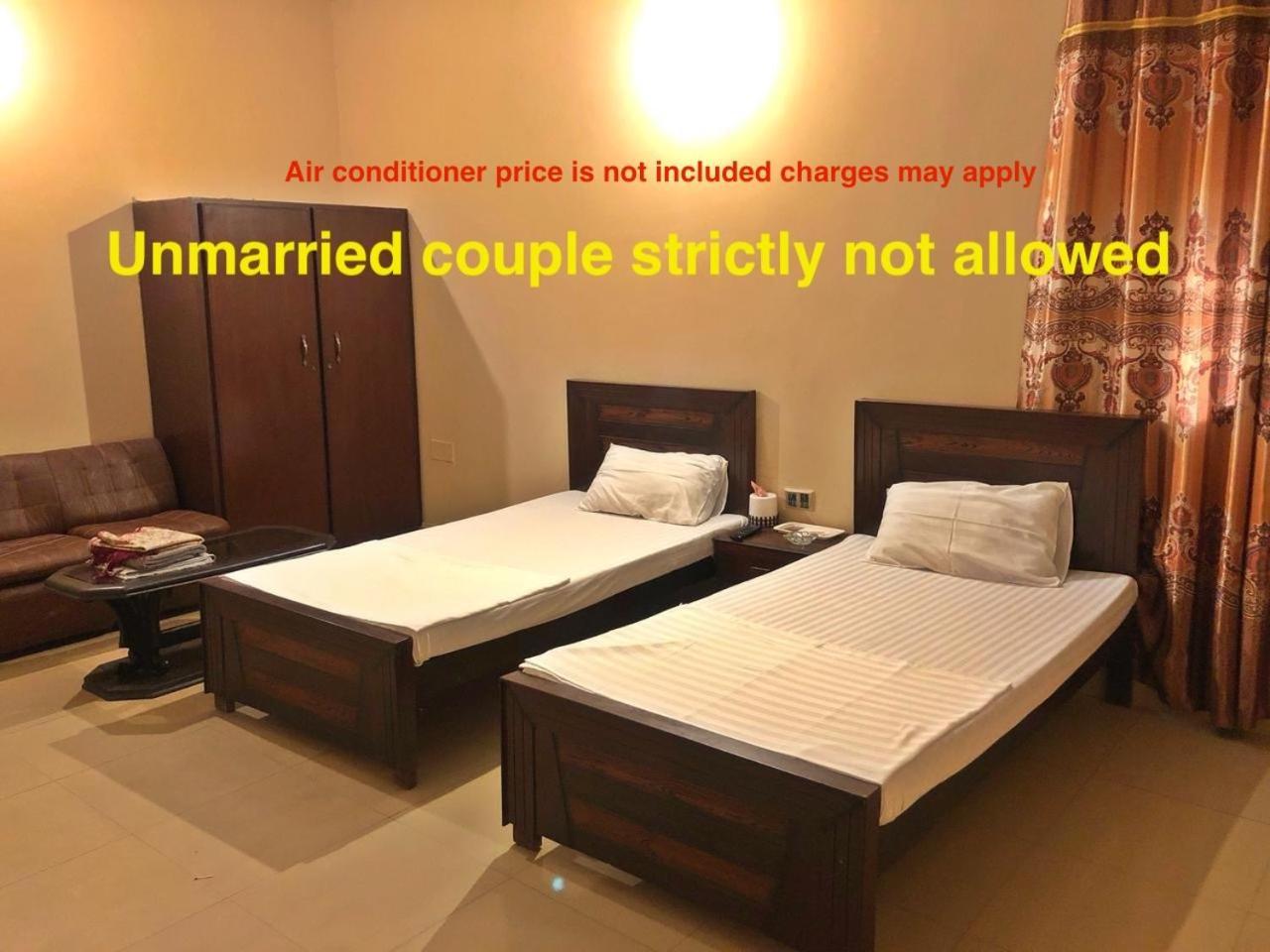 Babar House Hotel Faisalabad Eksteriør billede